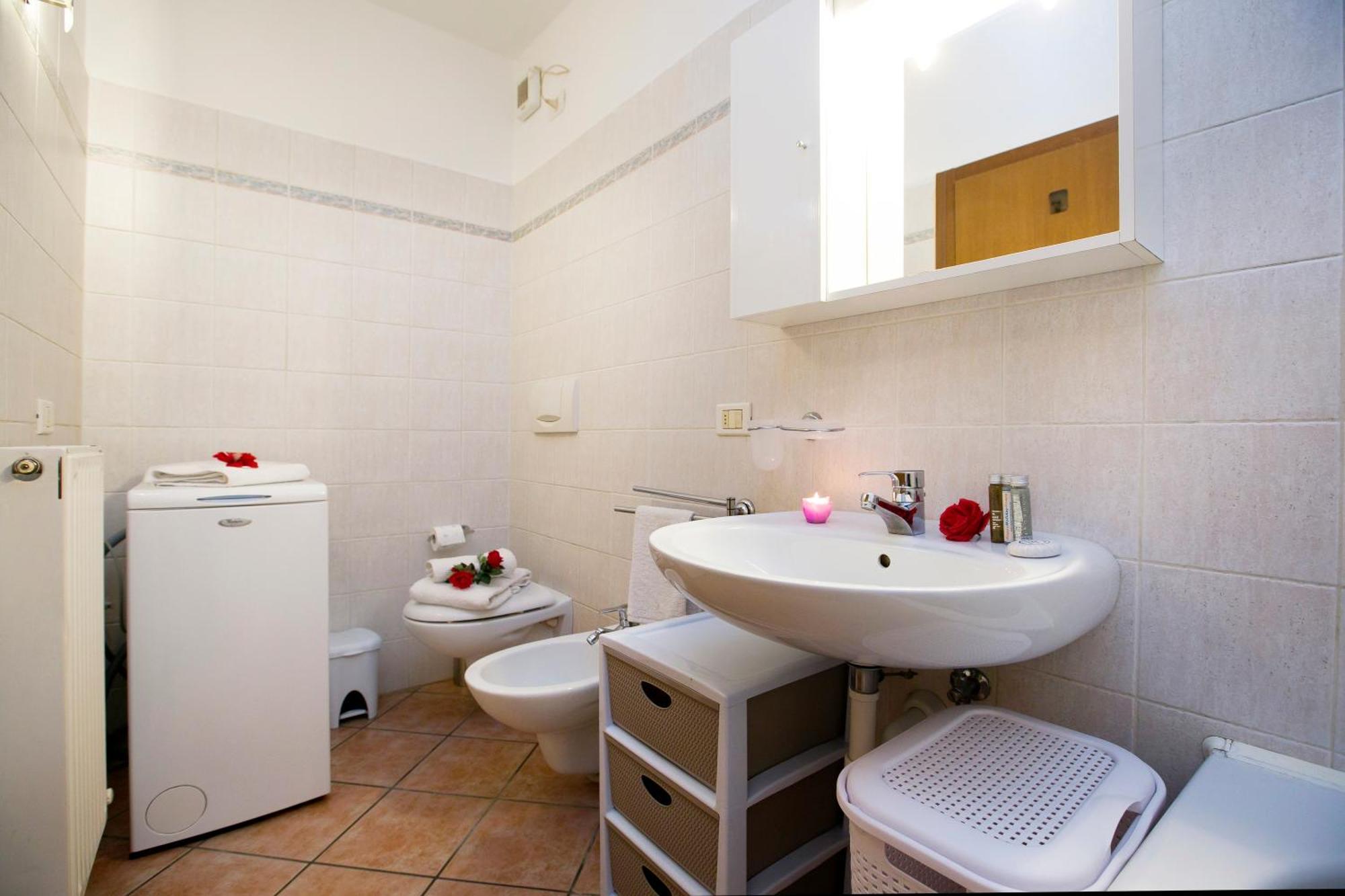 Appartamento Centro Storico Riva 2 - Happy Rentals Eksteriør billede